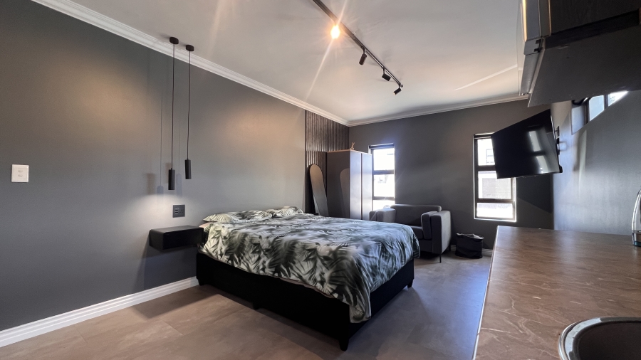 To Let 5 Bedroom Property for Rent in Big Bay Western Cape